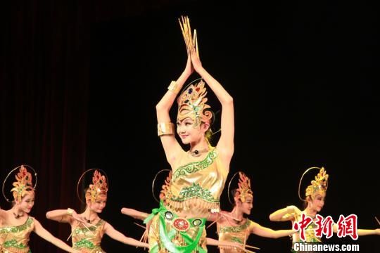 甘肃高校敦煌舞教学展演 传承保护民族文化