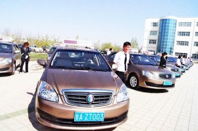 首批50辆甲醇出租车亮相兰州新区--中国广播网